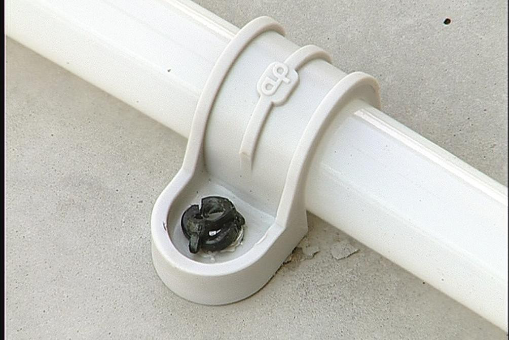 Kunststoff Rohrschelle FP 18